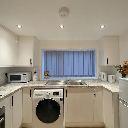 Newly Furnished Near Centre Manchester