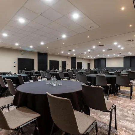 Radisson Centre, A Verified Net Zero فندق مانشستر