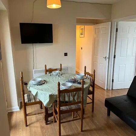 Modern, Quiet, Sleeps 10, Parking, Etihad, Coop Live, Manchester マンチェスター