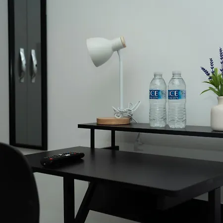 4 Bed Failsworth - 3 Bathrooms - Free Parking - Ideal For Contractors & Families Holiday home *