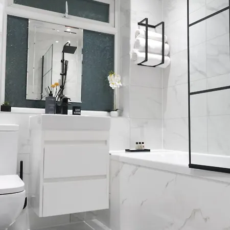 Hébergement de vacances Modern House - 3 Bedrooms - 1 Bath - Mancity *