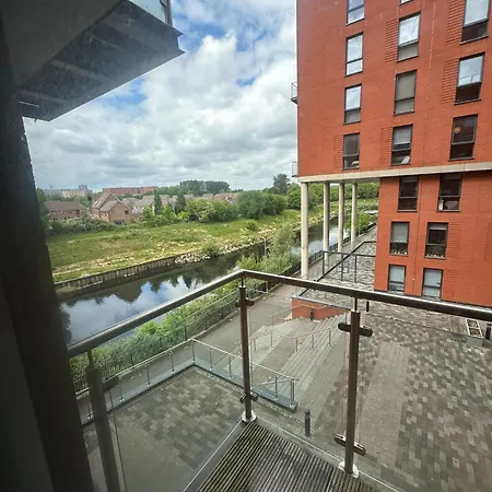 Beehosting Adelphi Wharf * Manchester