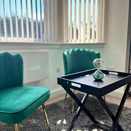 아파트 The Failsworth Collection - Stylish With Free Parking