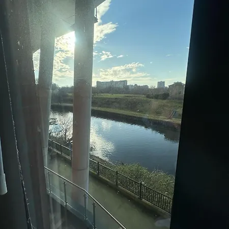 Beehosting Adelphi Wharf Manchester