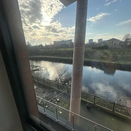 Beehosting Adelphi Wharf Manchester