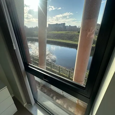 Beehosting Adelphi Wharf Apart Otel