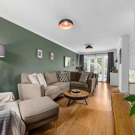 3 Bed Stockport By Superhost