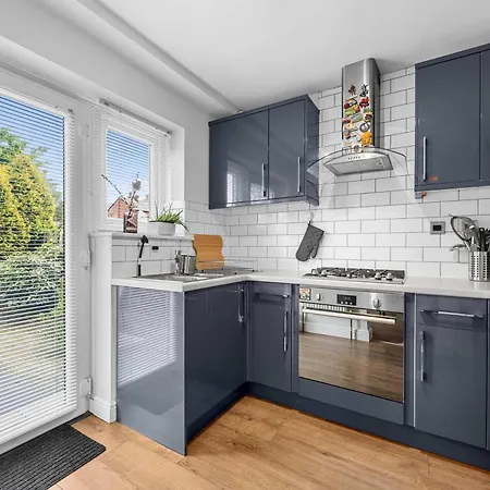 3 Bed Stockport By Superhost *