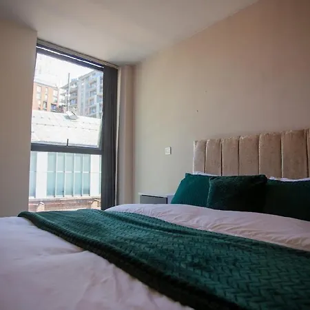 Quebec Building Apartment *