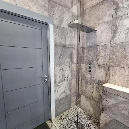 Appartement Centre Sleeps 14 By Superhost *