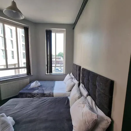 Centre Sleeps 14 By Superhost *