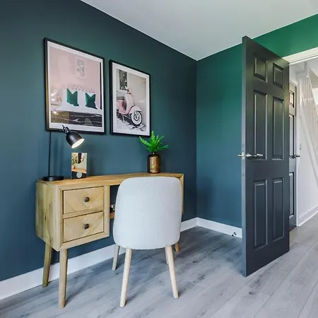 Stunning 3-bdrm House In Manchester-modern&comfort Manchester