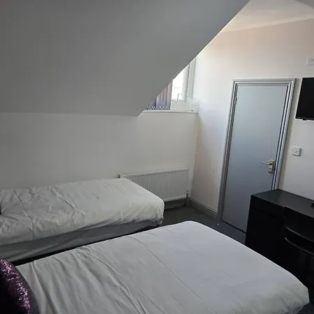 בית נופש Landcross Co-living - Private Self-cater מנצ'סטר