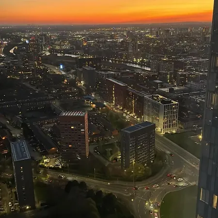 3 Bedroom Penthouse In The Centre Deansgate New Build High Floor *
