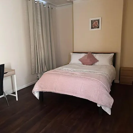 Lovely In מנצ'סטר