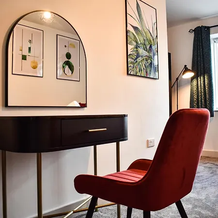 Stylish Flat Near Coop Arena & Etihad Stadium Apartment *