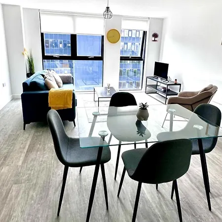 Sleeps 4 Ensuite - Parking & Cityview アパート *