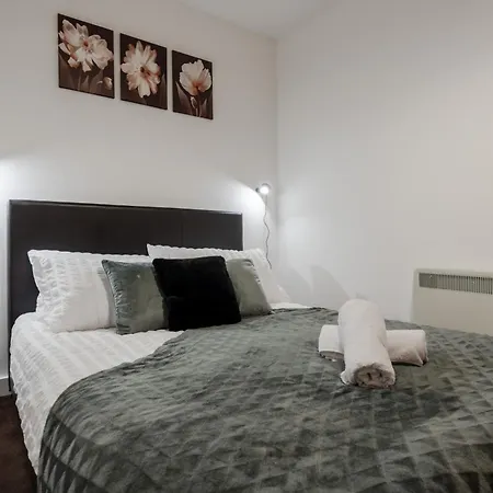 Apartament Trafford - Work & Leisure