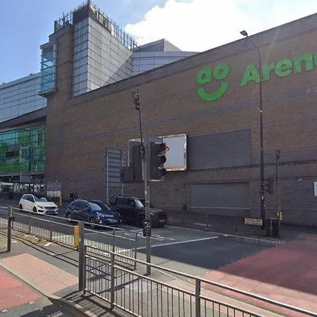 Casa de Férias 4 Bed Failsworth - 3 Bathrooms - Free Parking - Ideal For Contractors & Families *