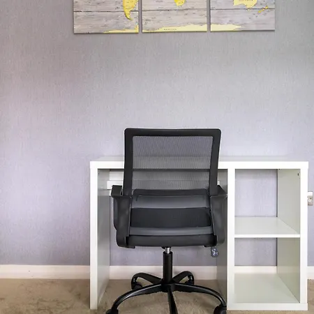 Droylsden Eden - Next To Tram - Free Parking Near Coop- Live & Etihad Stadium *