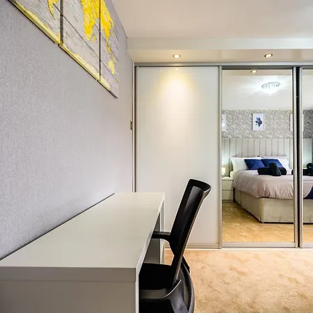 Droylsden Eden - Next To Tram - Free Parking Near Coop- Live & Etihad Stadium *