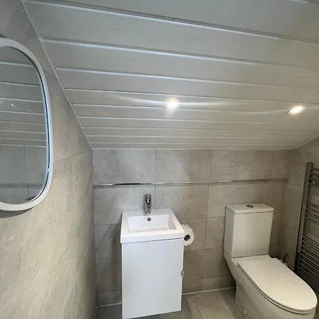 Moorfields 招待所