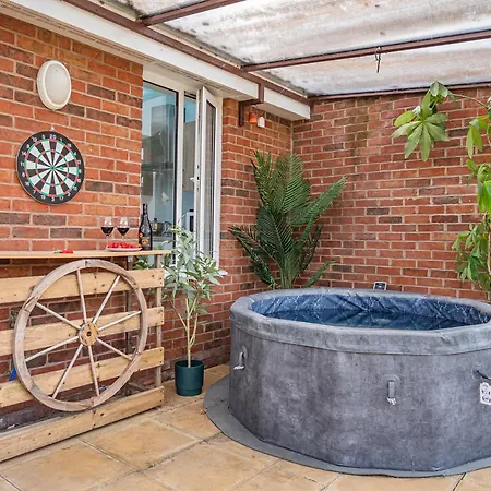 度假居 Chic Riverside Retreat Salford 4bd Free Parking