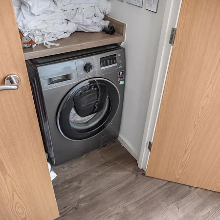 Σπίτι διακοπών Chic Riverside Retreat Salford 4bd Free Parking Μάντσεστερ