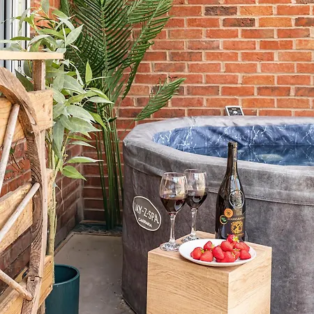 Chic Riverside Retreat Salford 4bd Free Parking *