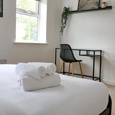 Pass The Keys Stylish House With Balcony Close To Ao Arena Manchester