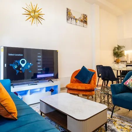 Villa Mega7 Spacious 2bedroom Apartment, 2 Bathrooms, Balcony And Free Parking *