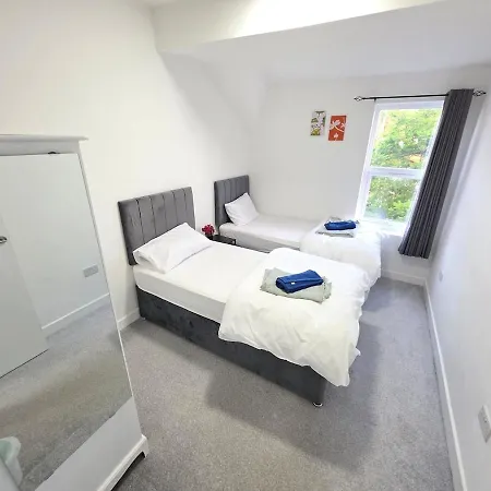 アパート Bright, Modern & Comfortable 2-bedroom マンチェスター