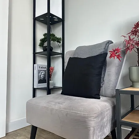 Apartment Modern & Stylish 1-bed Near Old Trafford And Manchester