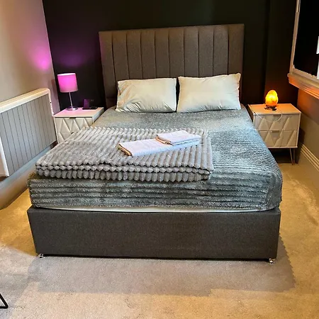 - Deansgate Luxe * Manchester