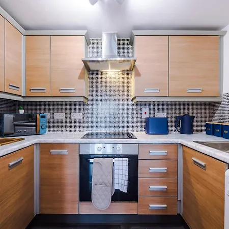 Appartement Salford Serene Escape - Modern 2br Retreat With Balcony & Parking By Parydise - Sleeps 6