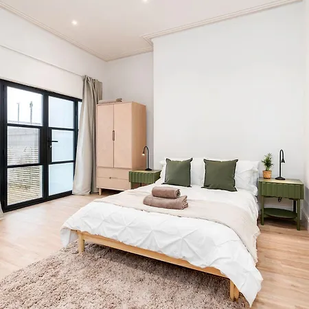 別荘 6-bedroom, 6-bathroom Contractor マンチェスター