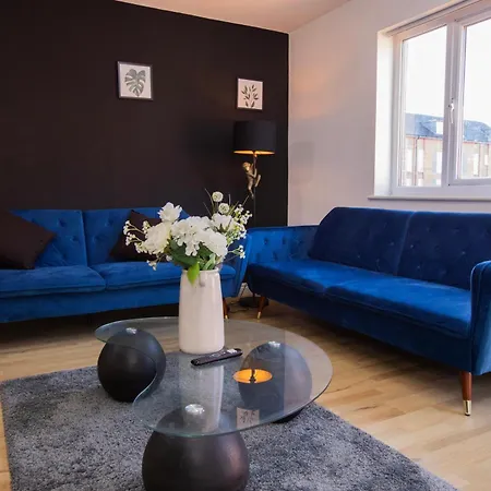 Апартаменты Luxury Three Story Townhouse Free Parking On Drive *