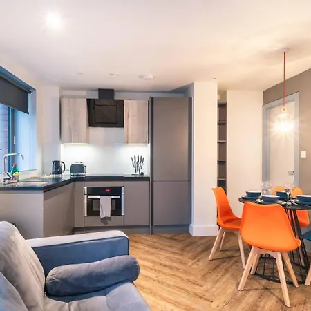 Lovely 2 Bedroom *
