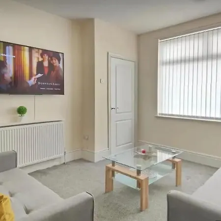 Miriam House בית נופש מנצ'סטר
