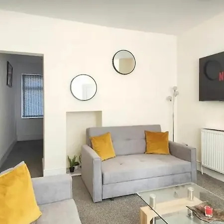 Miriam House * מנצ'סטר