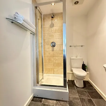 Apartmán 2 Bed Ensuite With Balcony And Free Onsite Secure Parking *