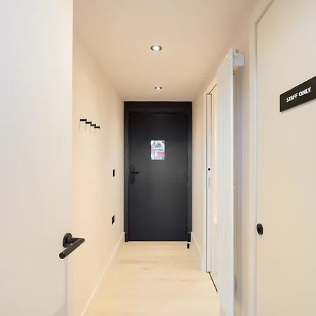 Ceramica By The Heim Apartment *