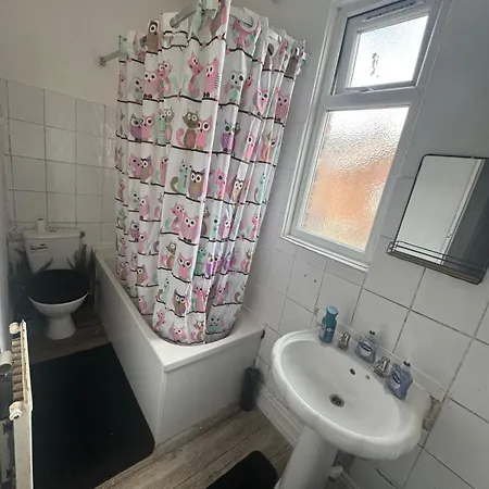 Crumpsall, Apartmán *