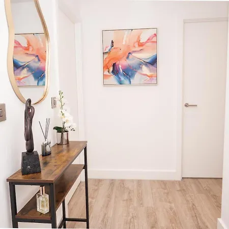 Luxury 2br -