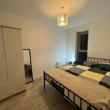 Cozy Double In With Free Parking Privatunterkunft *
