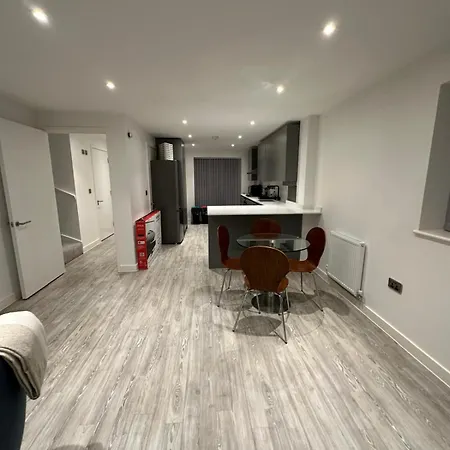 Cozy Double In With Free Parking
