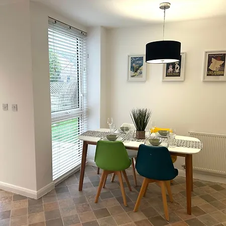 3 Bed-sleeps 6-garden-parking-pets Prázdninový dům