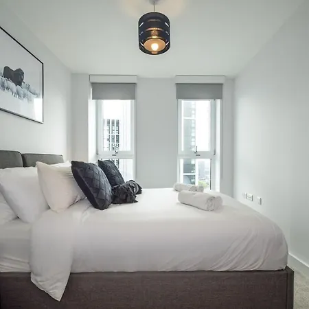 Stylish 2 Bdr By Torr Group Short Lets & Serviced With Free Wifi Manchester
