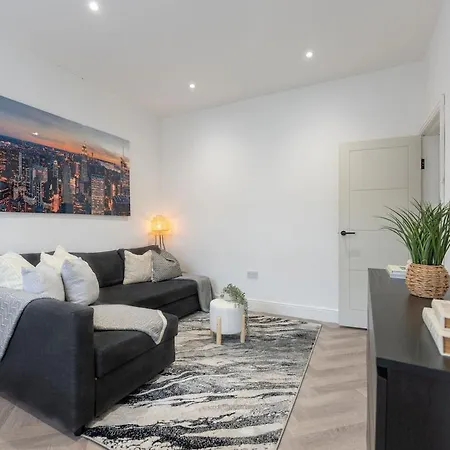 Luxury By Centre Etihad And Coop Live *