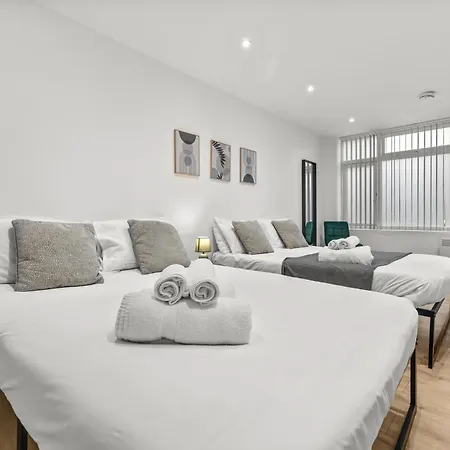 Heart Of The Centre - Serviced *